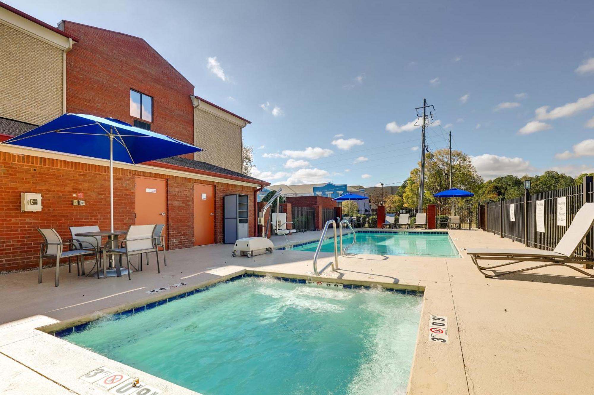 Holiday Inn Express Hotel & Suites- Gadsden By Ihg Exterior photo