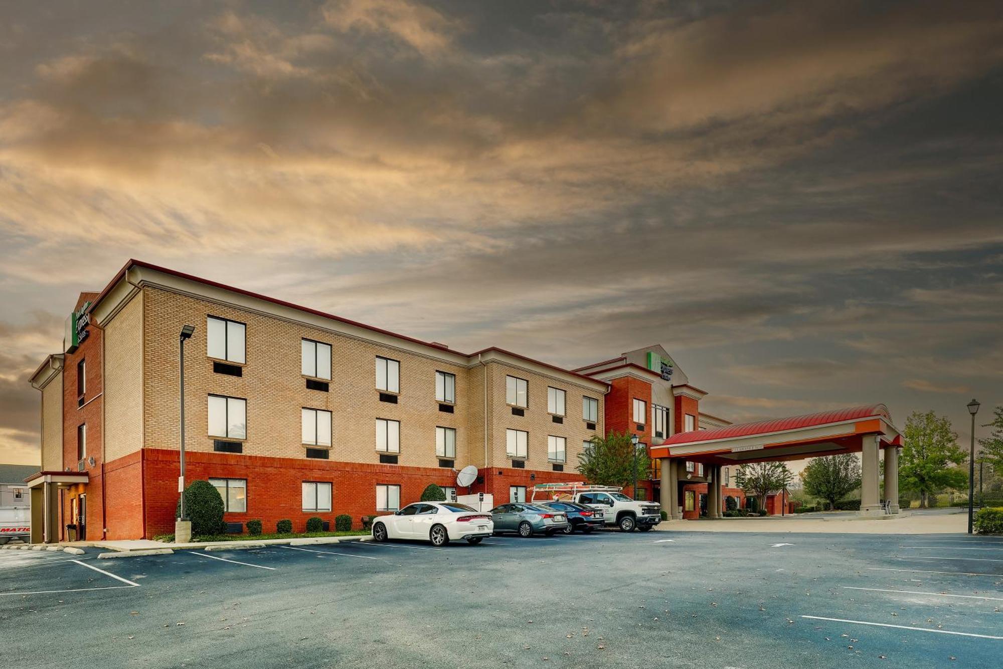 Holiday Inn Express Hotel & Suites- Gadsden By Ihg Exterior photo